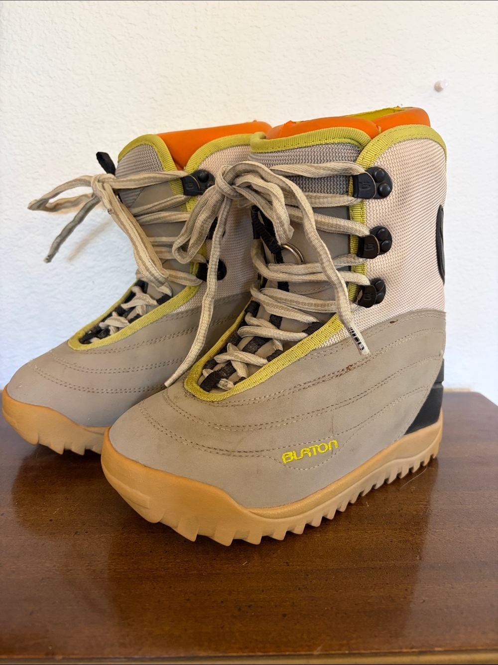 Burton Freestyle Youth Beige Snowboard Boots with Orange and Yellow Trim 3